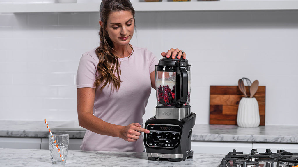 خلاط نينجا فودي المُسخّن بتقنية Auto-iQ - ١٠ برامج - ١٠٠٠ واط