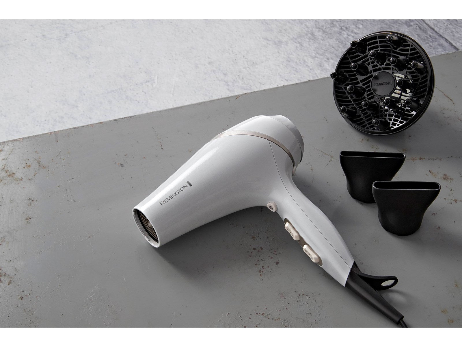 Remington AC8901 sèche-cheveux 2300 W Noir, Blanc